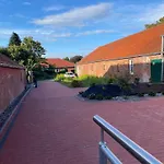 Am Denkmal * Hage